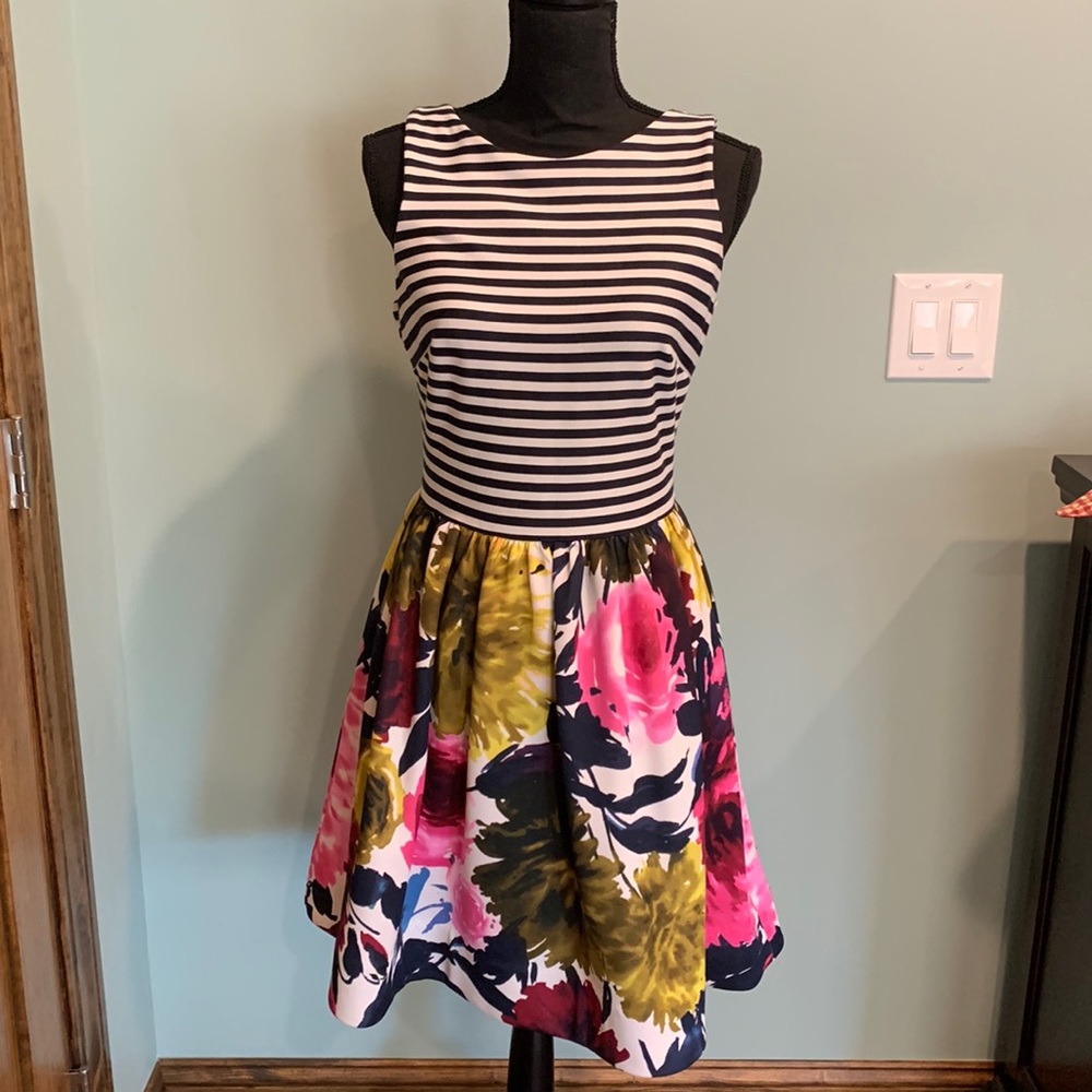 Fit and flare dress…lightly worn…nice material stretchy